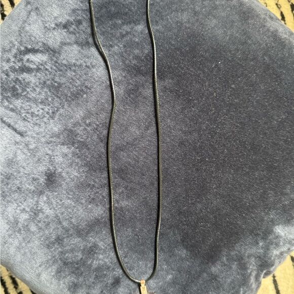 Beautiful Black Leather Men Cross Necklace - Picture 3 of 9
